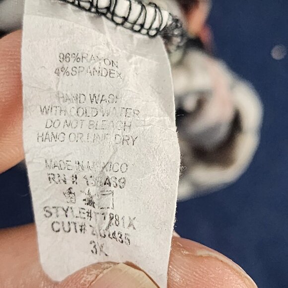 SJS Black Salmon Cream Floral Rayon Span Flutter Sleeve Lace Neck Top Size 3X - Picture 16 of 16